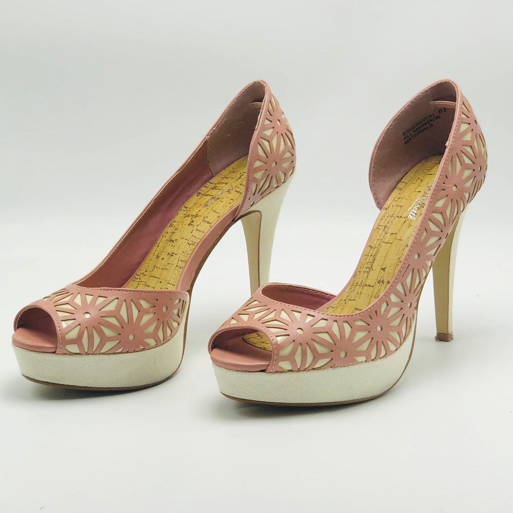 EUC Anne Michelle Essence Peep-toe Pump 8.5